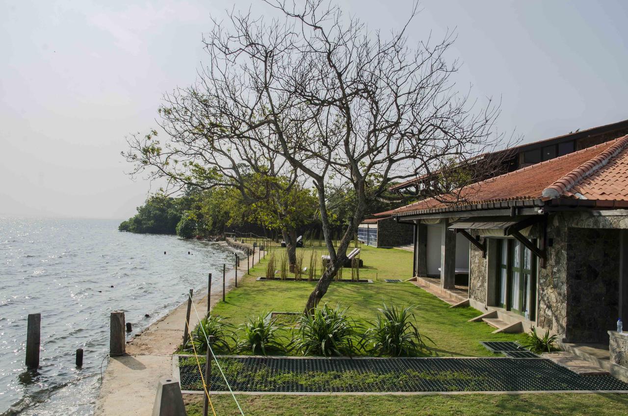 Regenta Arie Lagoon Negombo Extérieur photo