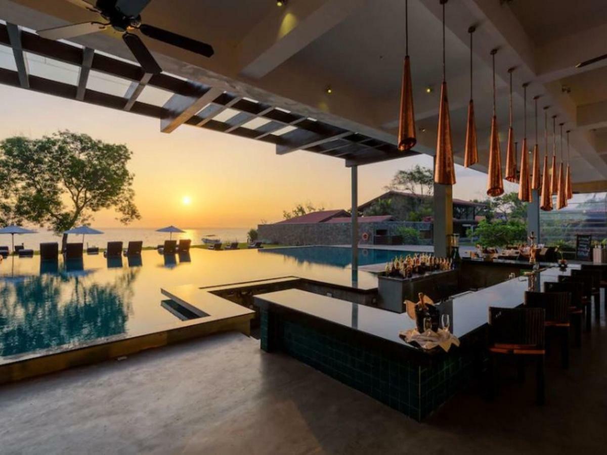 Regenta Arie Lagoon Negombo Extérieur photo